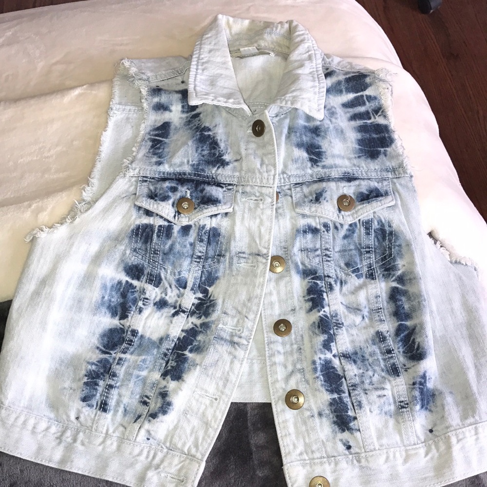ACID WASH JEAN VEST